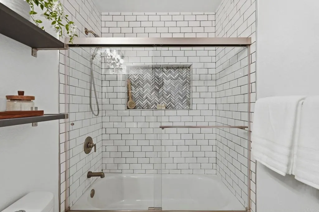 https://cdn.realtyfeed.com/cdn/127/306797166/fb2feeb98ed27faba8c83962f44b379e.webp