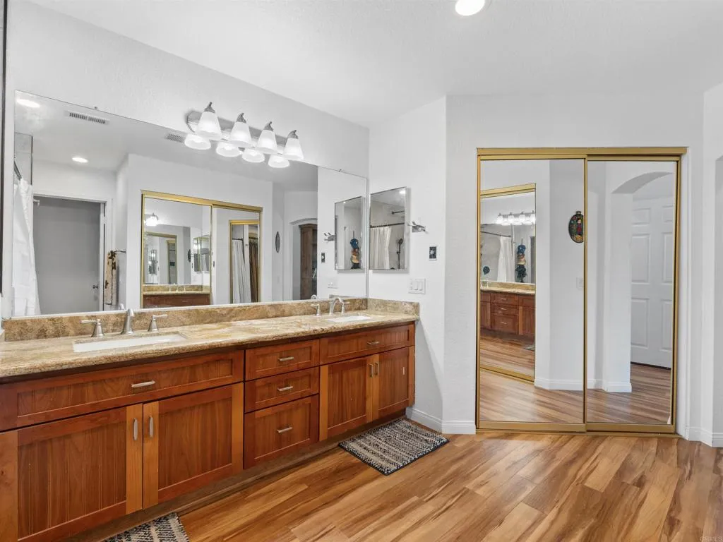 https://cdn.realtyfeed.com/cdn/127/306797169/b43b109ae3ea8c7fd1750e1edb65d483.webp