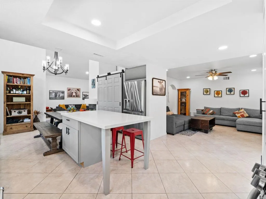 https://cdn.realtyfeed.com/cdn/127/306797169/cfb691f61cac46048826953686cedc9c.webp