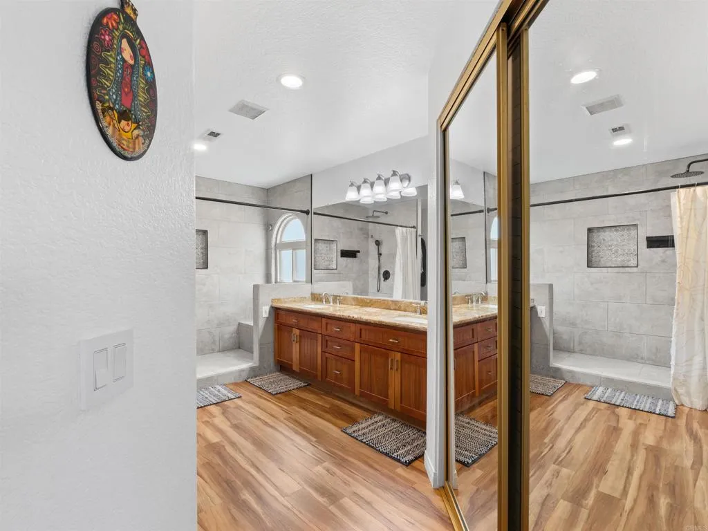 https://cdn.realtyfeed.com/cdn/127/306797169/da82debad9d2e223ecc924c611ee3437.webp