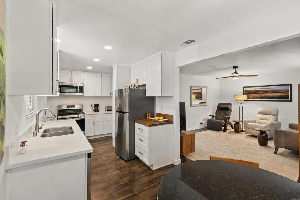 https://cdn.realtyfeed.com/cdn/127/306797184/51bc111eb75d9d5f3923a3dfdee7d37e.webp