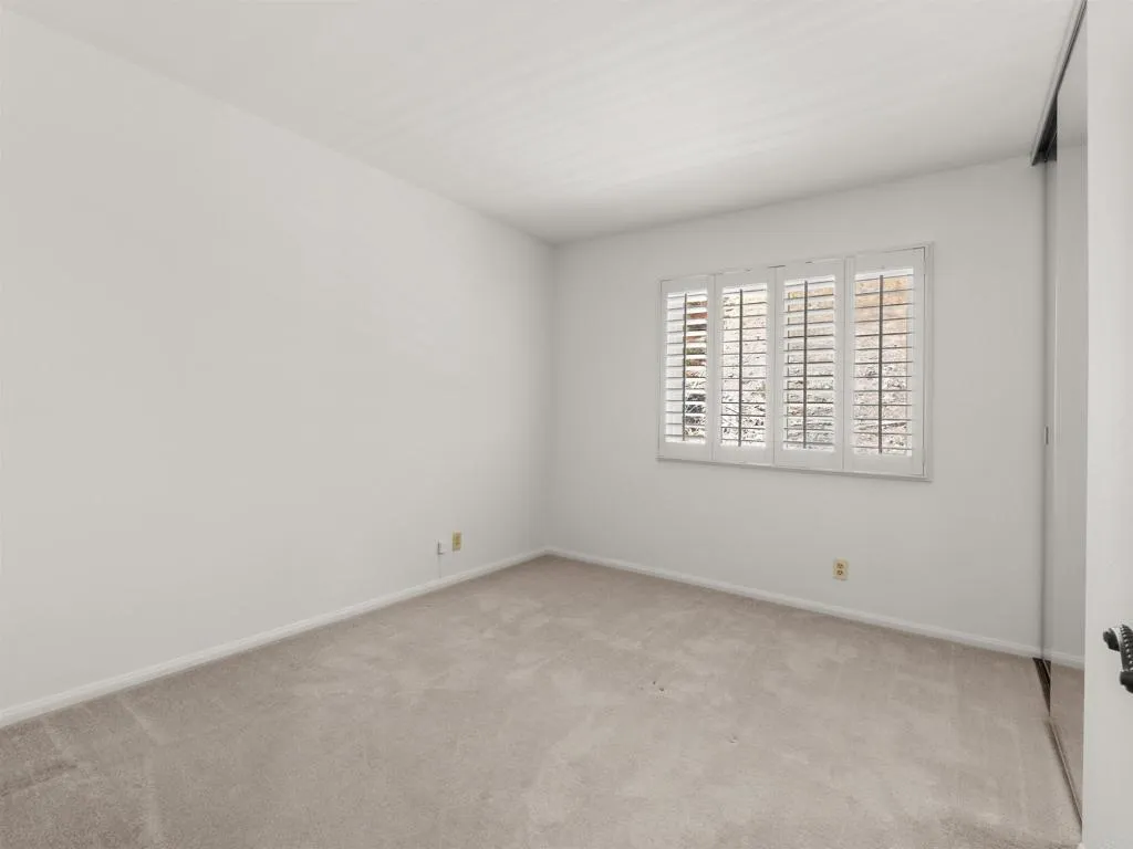 https://cdn.realtyfeed.com/cdn/127/306797231/22bf653bd38805ab3e47e62b650eabe6.webp