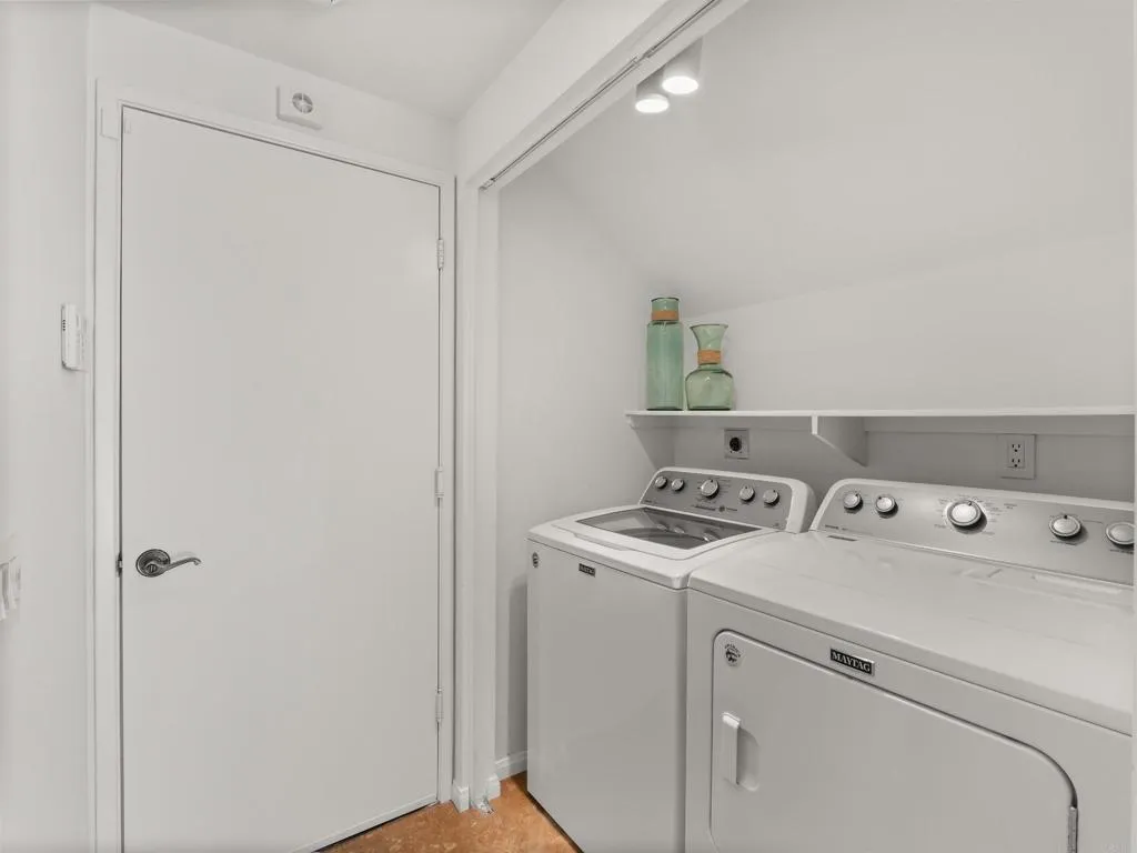https://cdn.realtyfeed.com/cdn/127/306797231/52bd36fa7ff7d1f2a5a2c0317d3757a9.webp