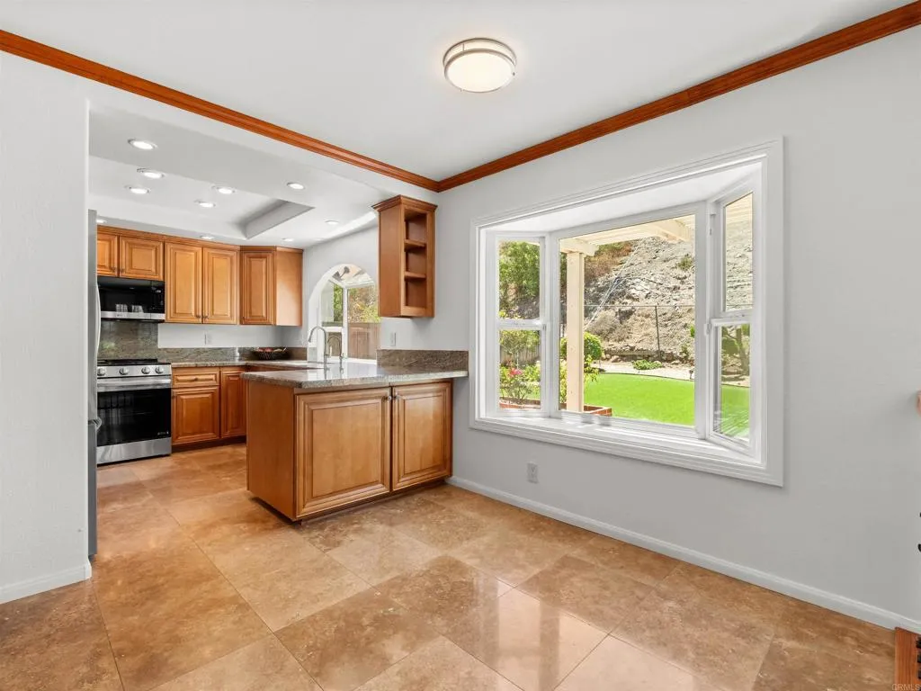 https://cdn.realtyfeed.com/cdn/127/306797231/62fb2853bf7c3927bdad4773c61de2c7.webp