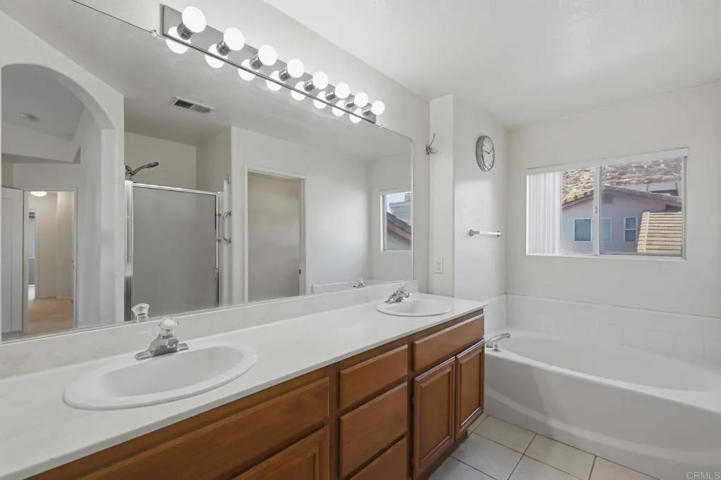 https://cdn.realtyfeed.com/cdn/127/306797232/11f52c8724e7c20f0de5ccdf9b5a8c9a.webp
