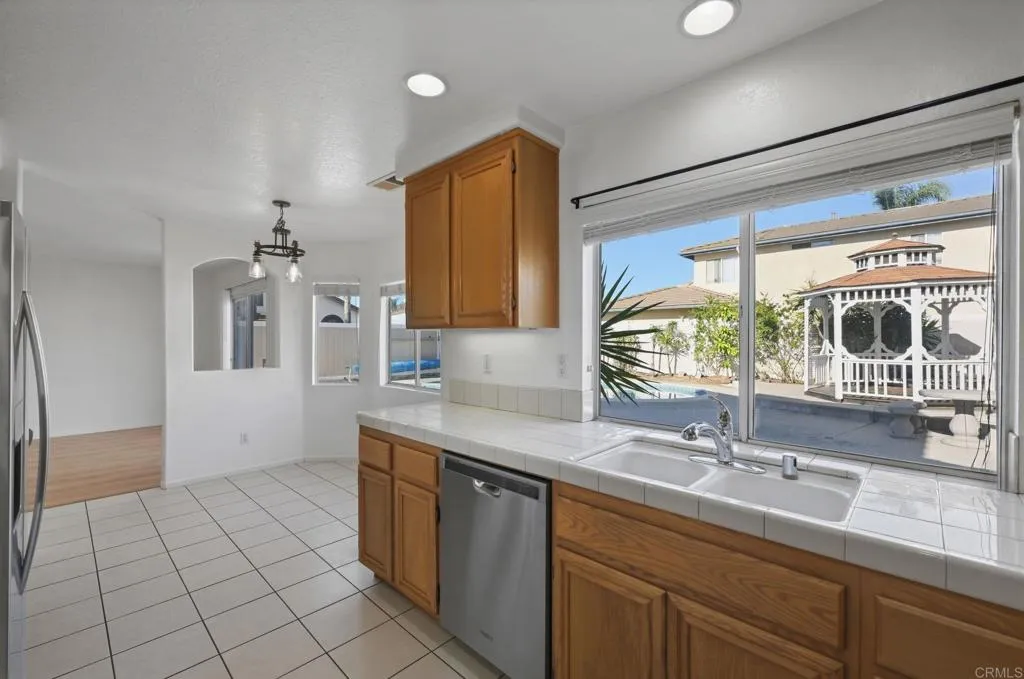 https://cdn.realtyfeed.com/cdn/127/306797232/4873908b267a7704eddc81ecf47bde8d.webp