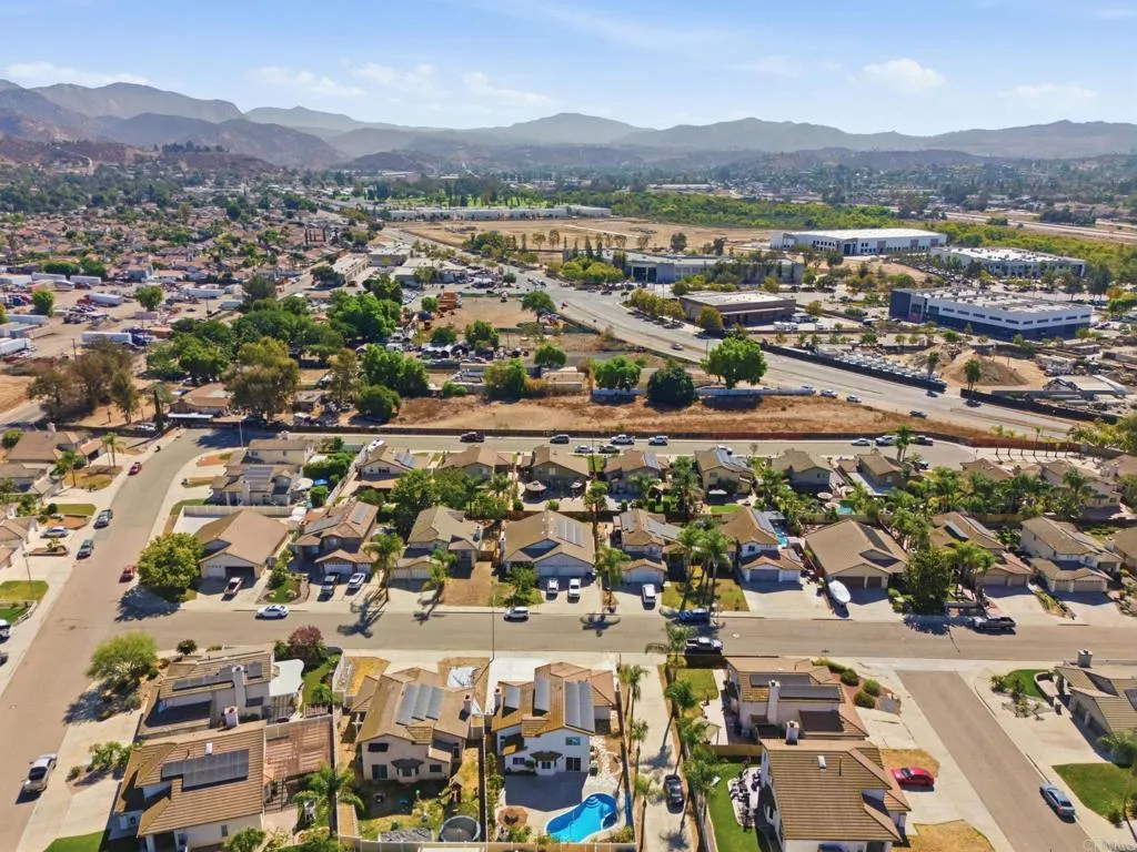 https://cdn.realtyfeed.com/cdn/127/306797232/b8a6f770bd2578e7130de2d5df44afd1.webp