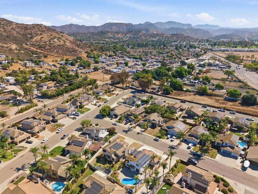 https://cdn.realtyfeed.com/cdn/127/306797232/f6ee00bc1740e1cd7a318e363b8fd9fe.webp