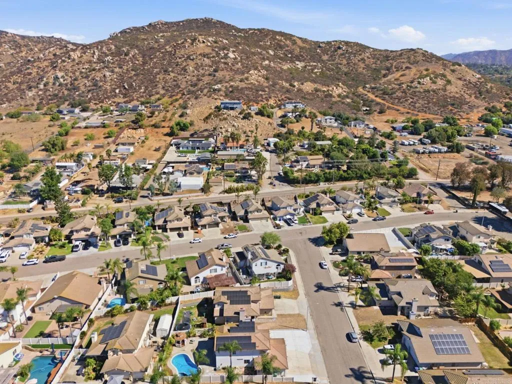 https://cdn.realtyfeed.com/cdn/127/306797232/fad4c35fadbc29104862f355f4e78c8f.webp