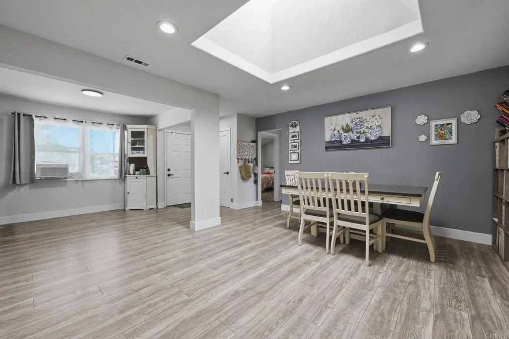 https://cdn.realtyfeed.com/cdn/127/306797233/2f803b26ec8d02a3eeb1f265ce9c9cba.webp