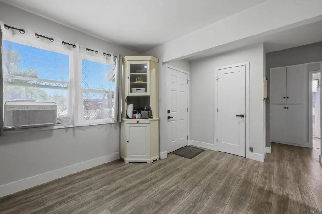 https://cdn.realtyfeed.com/cdn/127/306797233/5b71d29bbda14db328e1c0b74d8f65cb.webp