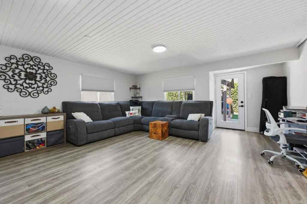 https://cdn.realtyfeed.com/cdn/127/306797233/65e1ec5403caa1f5797ff1b04be48284.webp