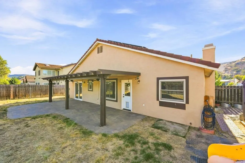 https://cdn.realtyfeed.com/cdn/127/306797348/4500398c79b29ca4db20b920246630e3.webp