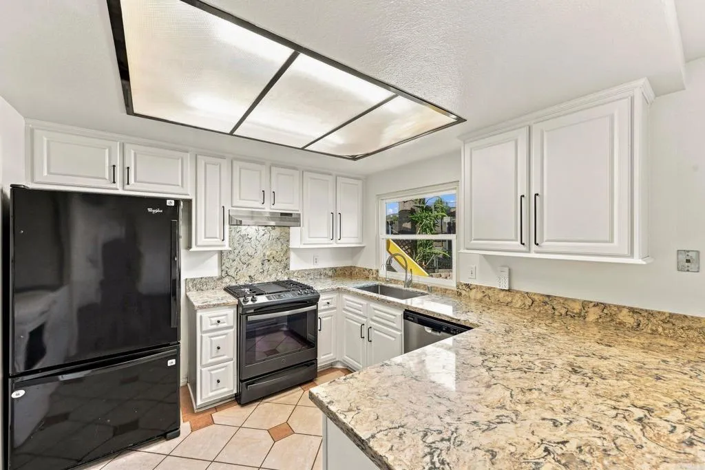 https://cdn.realtyfeed.com/cdn/127/306797348/bf6899e58b9b9cf611a01528b28ca355.webp