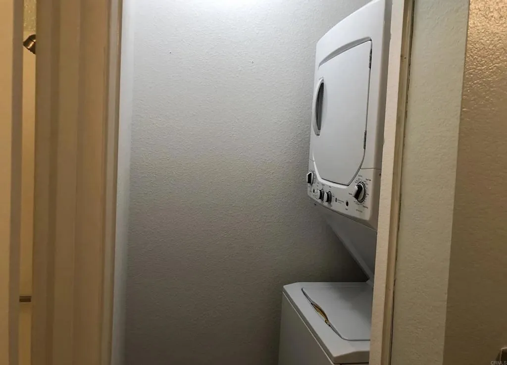 https://cdn.realtyfeed.com/cdn/127/306797435/70abb8bfcc0c421369f9b7febbea658c.webp