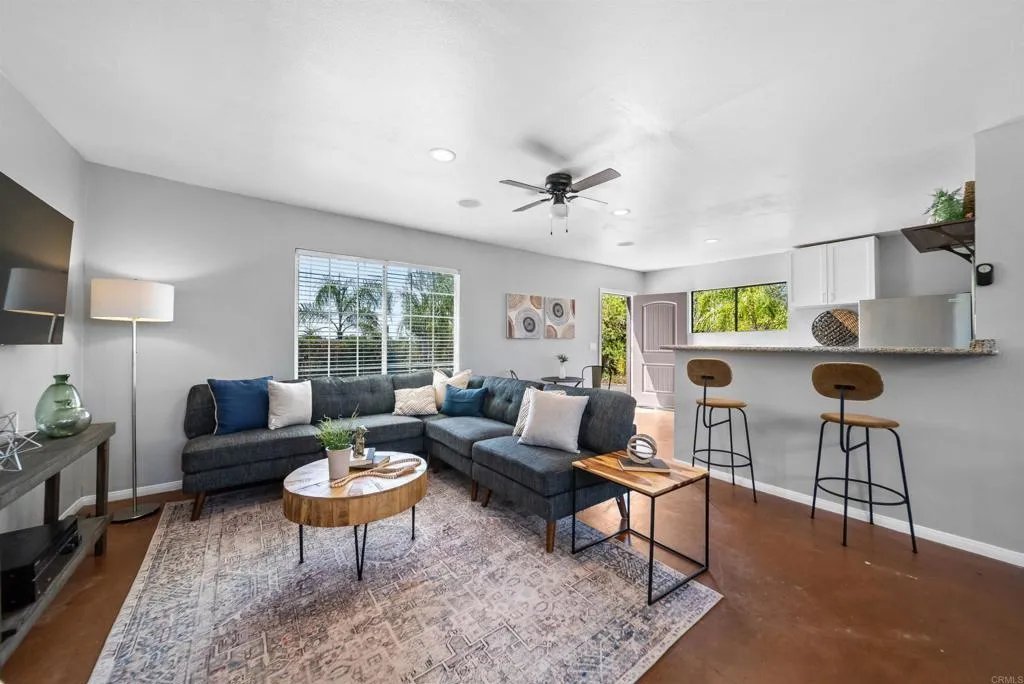 https://cdn.realtyfeed.com/cdn/127/306797437/02c84a7ab98db24d6476a42d734ff67d.webp