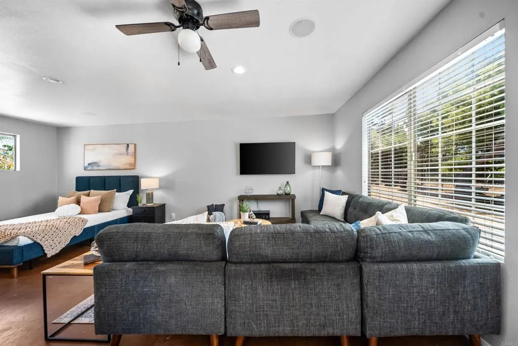 https://cdn.realtyfeed.com/cdn/127/306797437/196126f98d79ce720d31600bc12755c8.webp