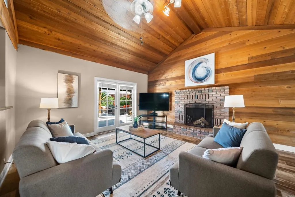 https://cdn.realtyfeed.com/cdn/127/306797437/26f6d72f7a2aa00873545c644e397d5d.webp
