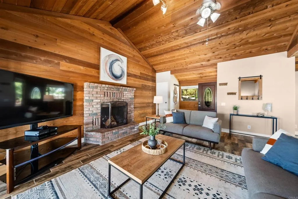 https://cdn.realtyfeed.com/cdn/127/306797437/433c0ce56ff968ff292b3d7370f68847.webp