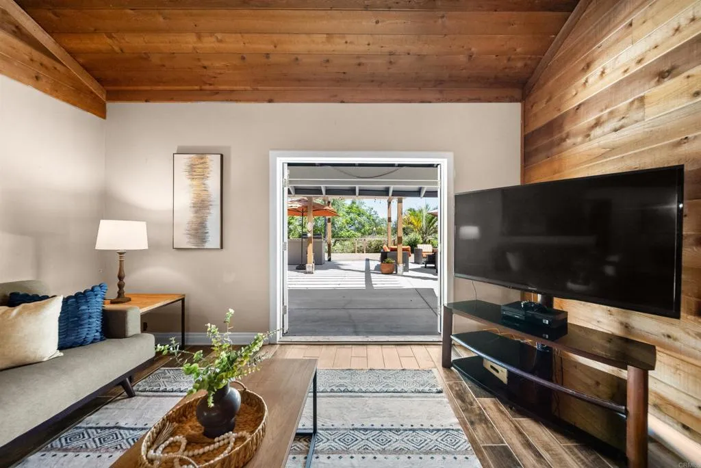https://cdn.realtyfeed.com/cdn/127/306797437/49ed0ee7f112b0ff62469369b4872c18.webp