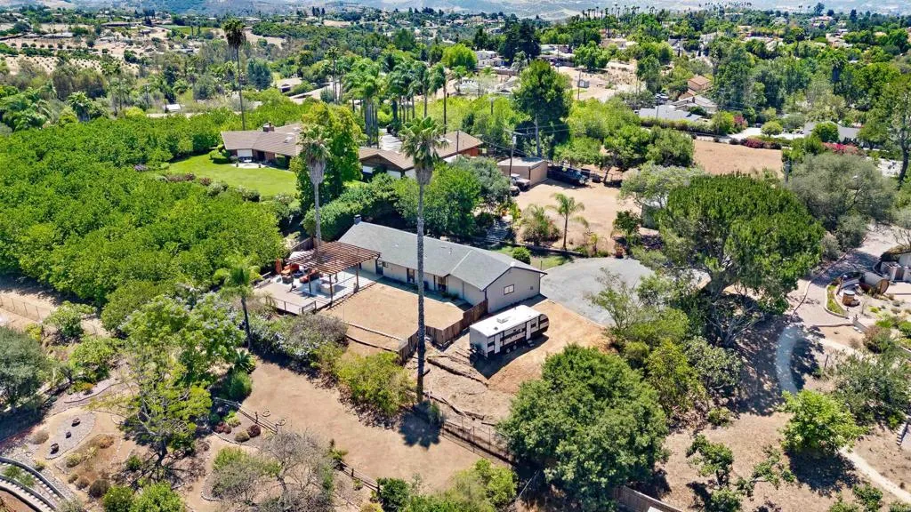 https://cdn.realtyfeed.com/cdn/127/306797437/9272672754a7d865fe426140e87890ea.webp