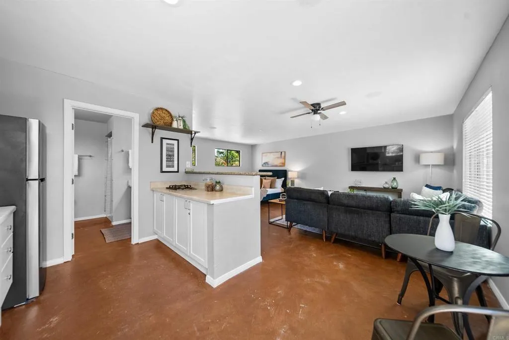 https://cdn.realtyfeed.com/cdn/127/306797437/c7a35dc75e38a40c14e84174634cc92c.webp