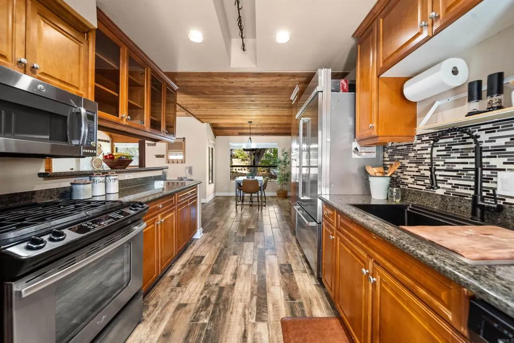 https://cdn.realtyfeed.com/cdn/127/306797437/e23dec4ff5641aa45a5e1f9aa83f449a.webp