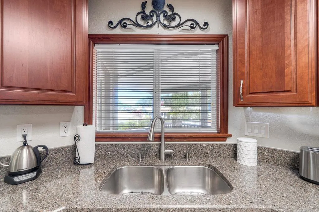 https://cdn.realtyfeed.com/cdn/127/306797478/17dc06ac2ae5272015a324880291b351.webp