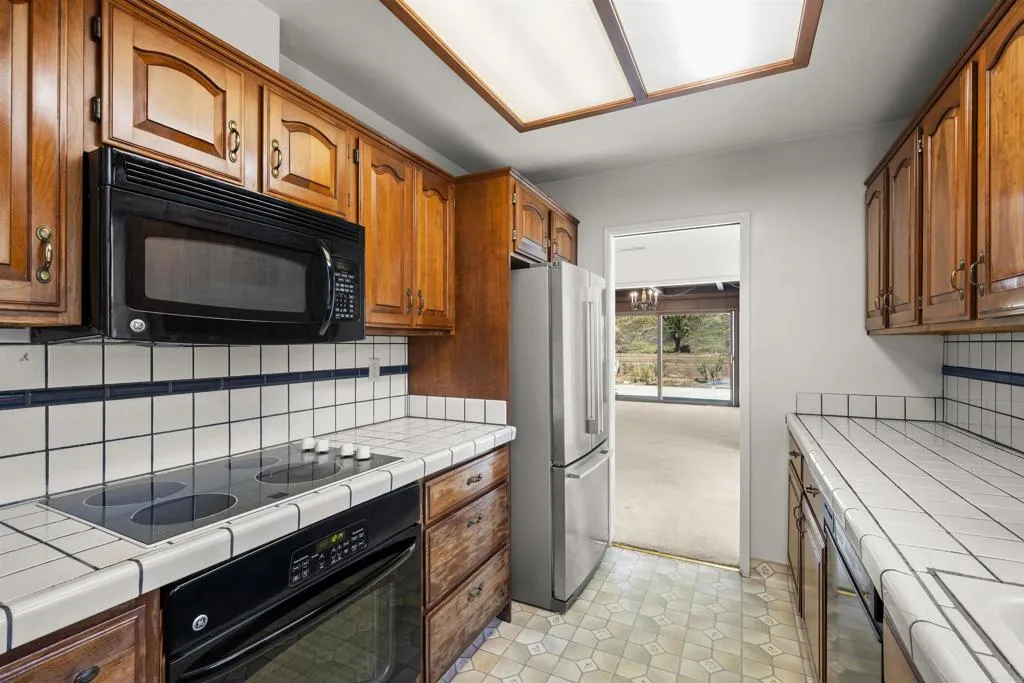 https://cdn.realtyfeed.com/cdn/127/306797512/006d672636e48e5bd22a0b483c6739fa.webp
