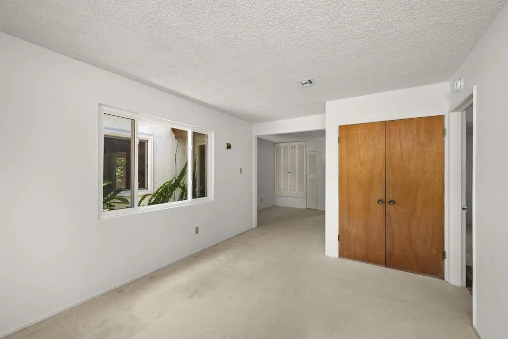 https://cdn.realtyfeed.com/cdn/127/306797512/1156a62f41fc0e3554f9f908087e043e.webp