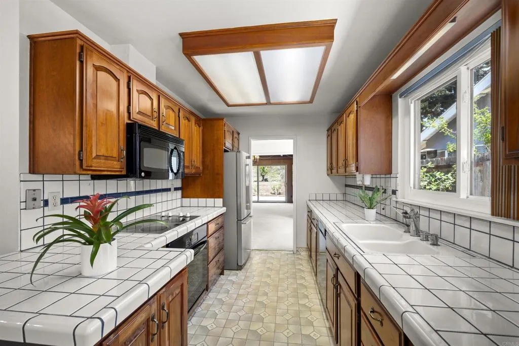 https://cdn.realtyfeed.com/cdn/127/306797512/2d45a02ed64648b6a08d4256656cf032.webp