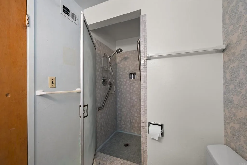 https://cdn.realtyfeed.com/cdn/127/306797512/3138380819fec448a1bf5fd234df627f.webp