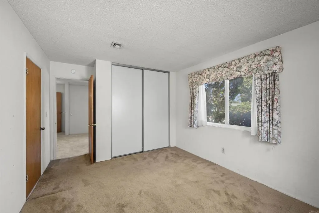 https://cdn.realtyfeed.com/cdn/127/306797512/489a044c2c684b3dd4f76ee207203c20.webp