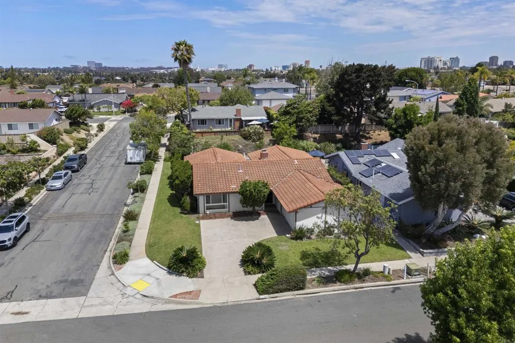 https://cdn.realtyfeed.com/cdn/127/306797512/74fcd640da9a057ecac2f91bf8843f6e.webp