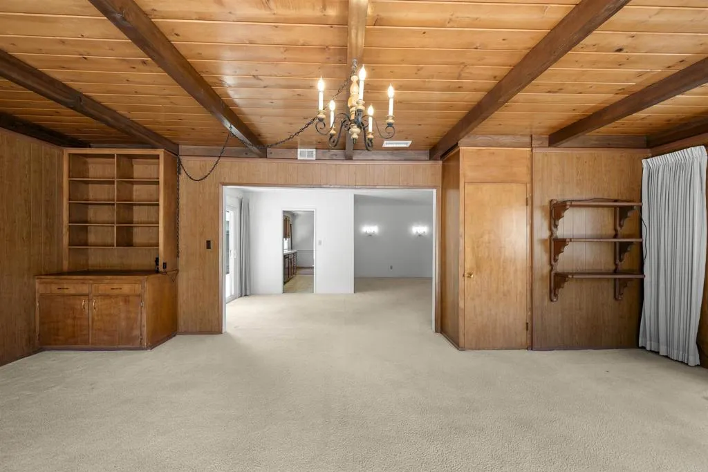 https://cdn.realtyfeed.com/cdn/127/306797512/81647932d7445a9592affb9fc38733f9.webp