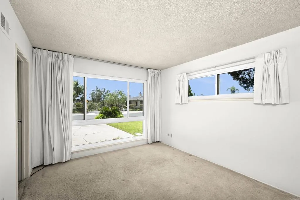 https://cdn.realtyfeed.com/cdn/127/306797512/8361e4767c069fff9f9eb0dcf1c8372c.webp
