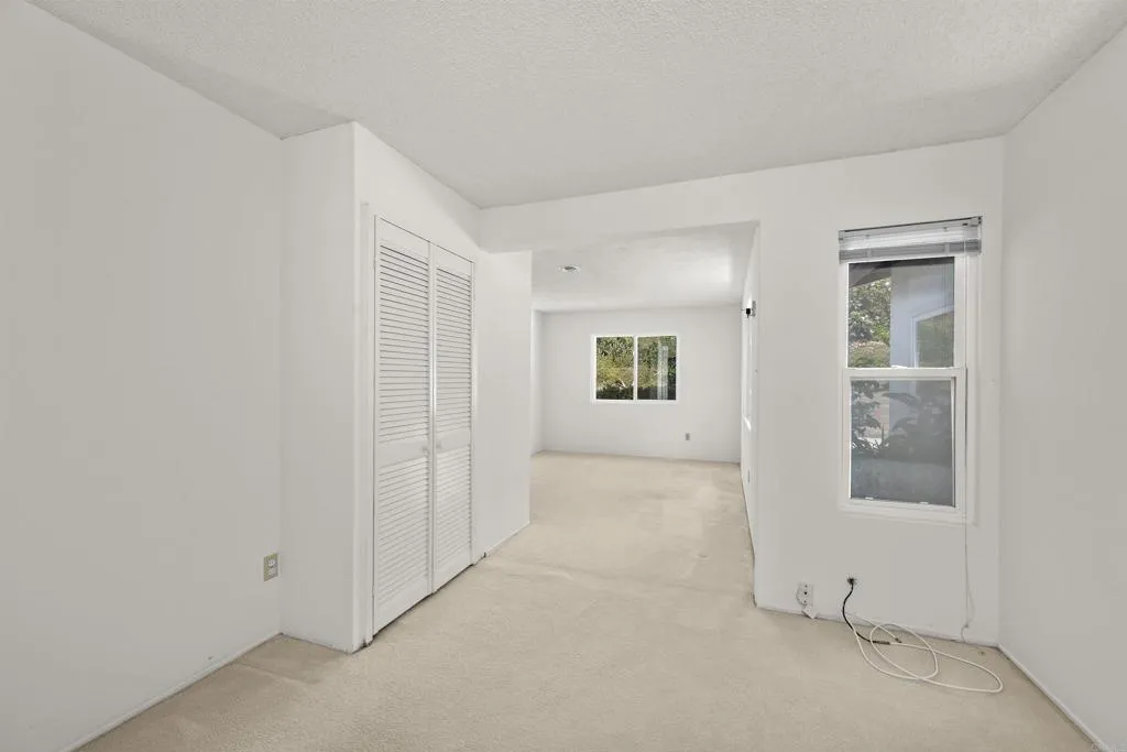 https://cdn.realtyfeed.com/cdn/127/306797512/9274eacf6f624cd3b672541b616de110.webp