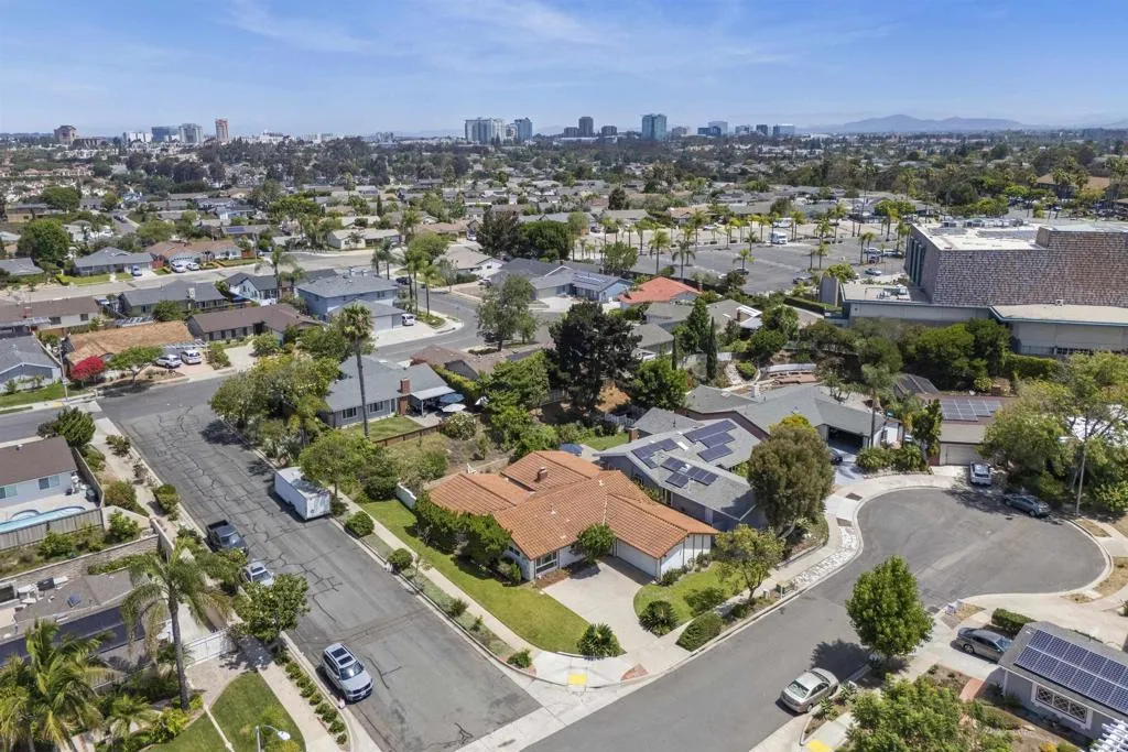 https://cdn.realtyfeed.com/cdn/127/306797512/b5fdc9d1978be1959263eefff0bf228e.webp