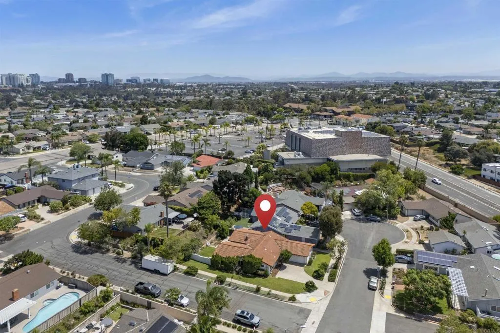 https://cdn.realtyfeed.com/cdn/127/306797512/b664518320dbf5884029cf633f4a449b.webp