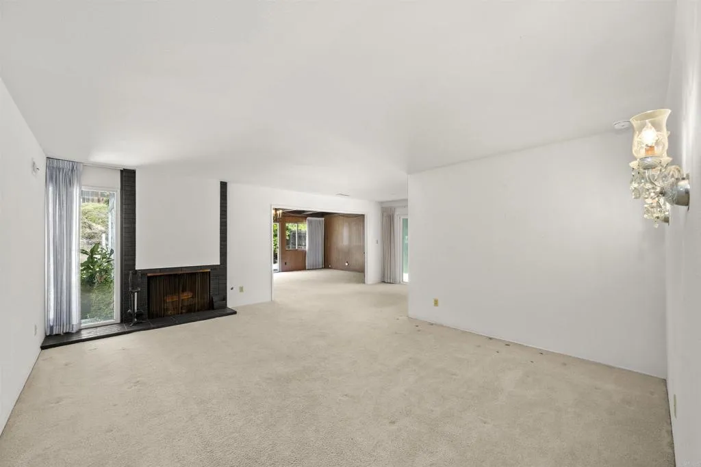 https://cdn.realtyfeed.com/cdn/127/306797512/c5ee5ea99f74f8fab40bcf5535225548.webp