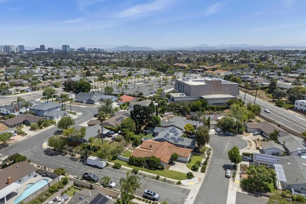 https://cdn.realtyfeed.com/cdn/127/306797512/d5ae3ecc9d512832bed8f3646c82961b.webp