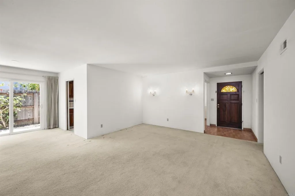 https://cdn.realtyfeed.com/cdn/127/306797512/fde95dfb87e81827570d6bd4e480e497.webp