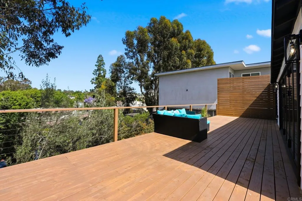 https://cdn.realtyfeed.com/cdn/127/306797564/492a82e58cf6e88665a06919cd30bb61.webp