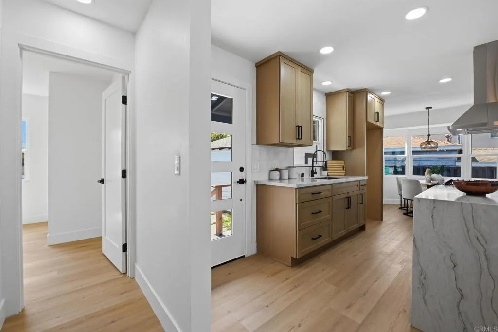 https://cdn.realtyfeed.com/cdn/127/306797564/ae72f404927b2873bb5f0a994b02b6c3.webp