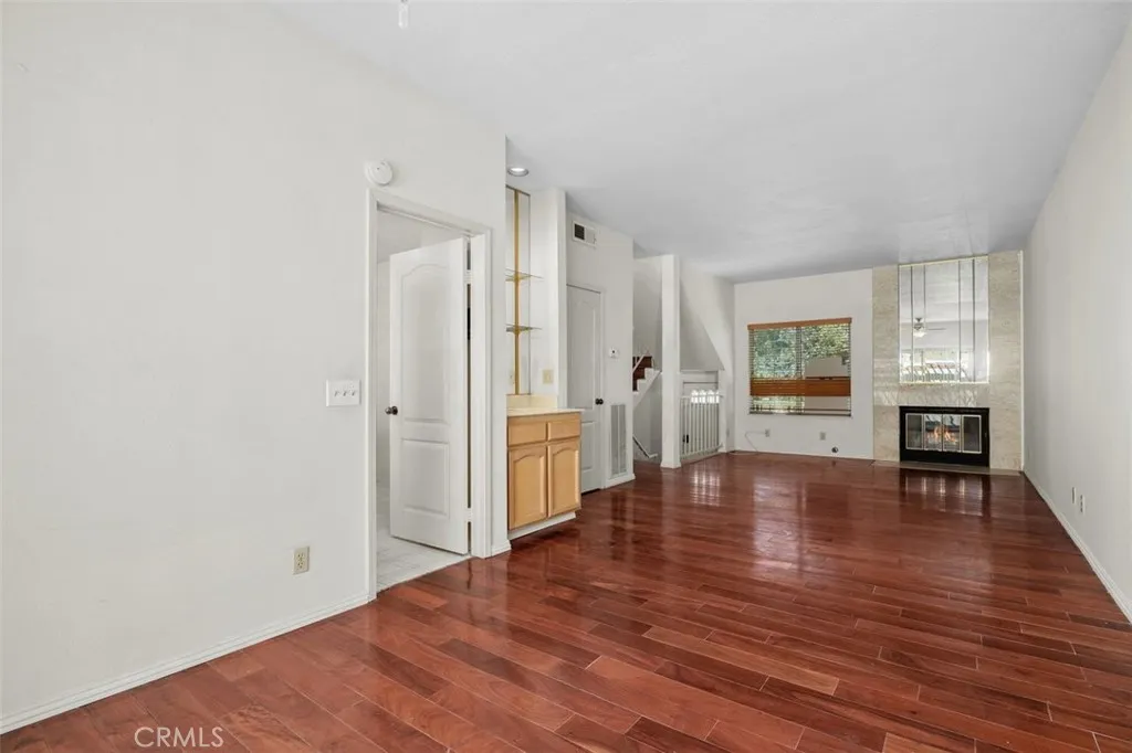 https://cdn.realtyfeed.com/cdn/127/306797566/0a45ccbbafe6d79005d3d071b96dded7.webp