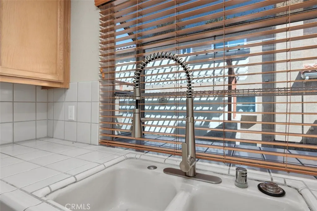 https://cdn.realtyfeed.com/cdn/127/306797566/10eead1ed35f049a3c41b413b4f3efde.webp