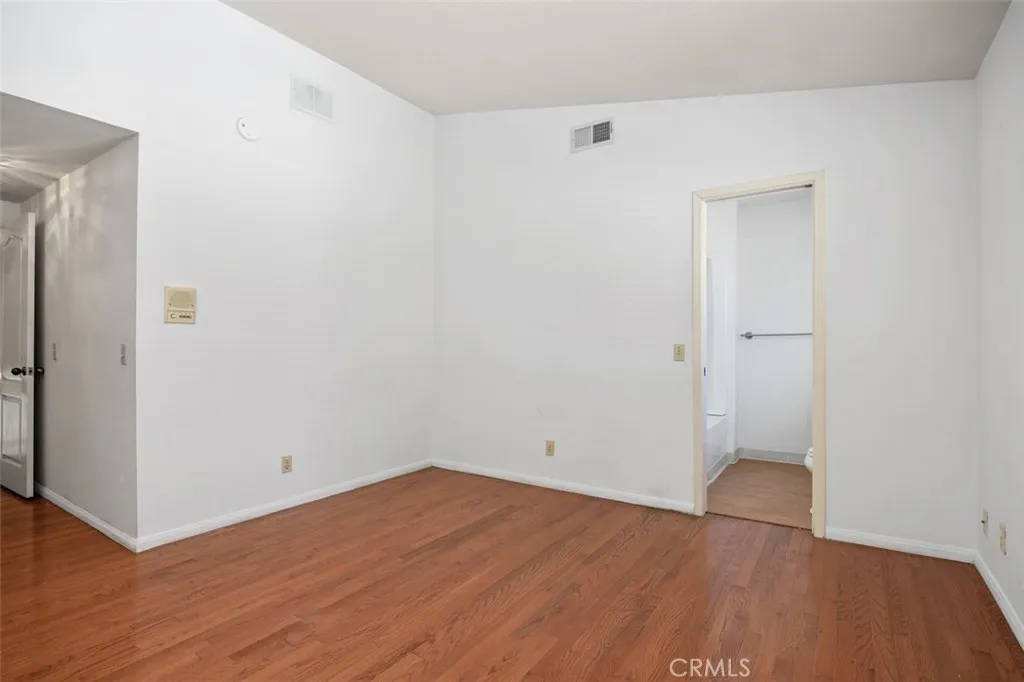 https://cdn.realtyfeed.com/cdn/127/306797566/17ec41196155c8fa6586138cbe48a7b0.webp