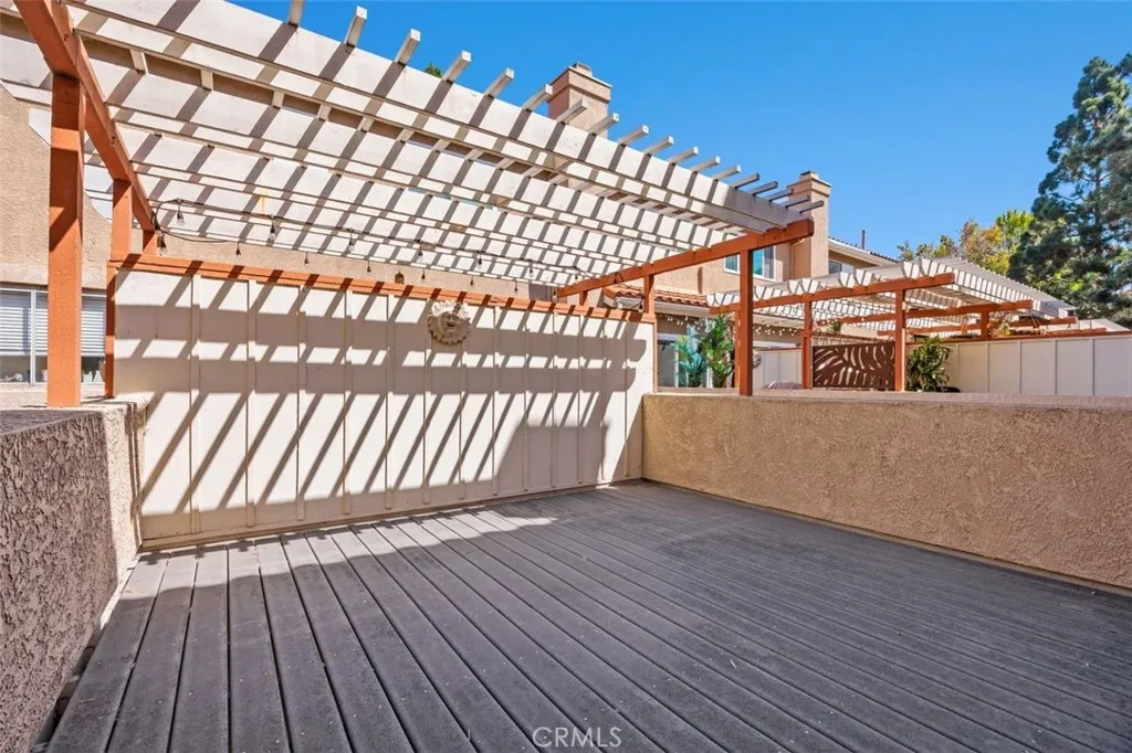 https://cdn.realtyfeed.com/cdn/127/306797566/79c658612108a884ce540611dc07d3a0.webp