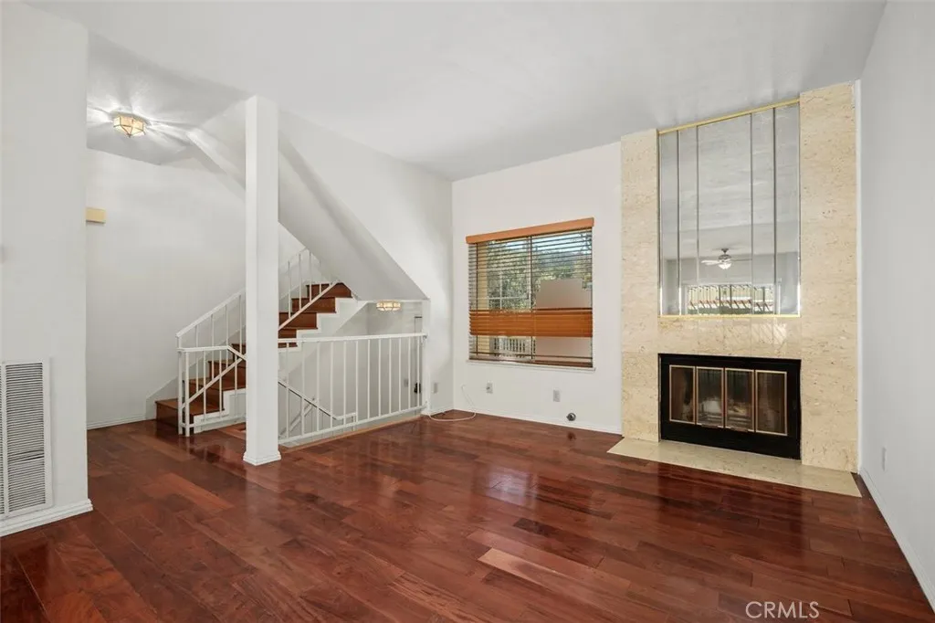 https://cdn.realtyfeed.com/cdn/127/306797566/8db03c378b5b5f98b53f2eb9a924259b.webp