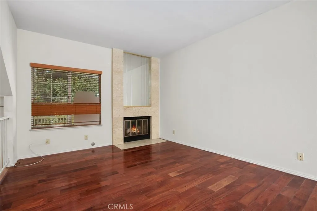 https://cdn.realtyfeed.com/cdn/127/306797566/eb8d7f6f0300d50d57895297e125b698.webp